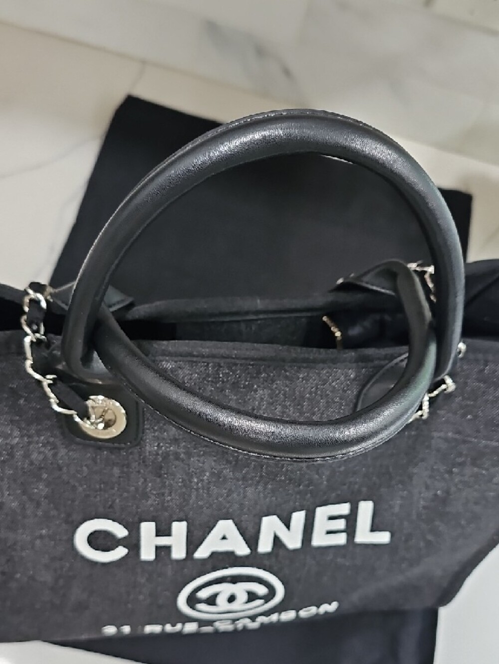 Cc Fashion Tote - Picture 5 of 10